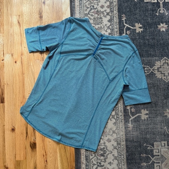 Women's Marmot Blue Striped Short Sleeve Tshirt XLarge - Picture 2 of 6